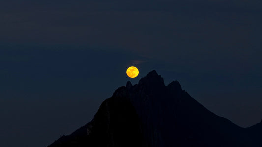 "AZUL SOBRE LA SIERRA MADRE"