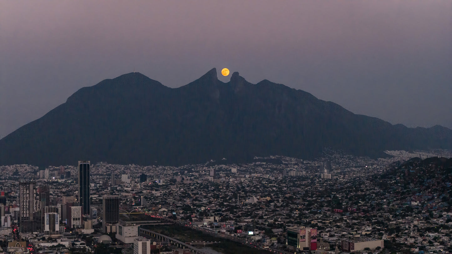 "LA PÍLDORA Y LA SILLA DE LEJOS"