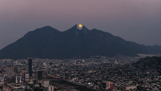 "LA PÍLDORA Y LA SILLA DE LEJOS"