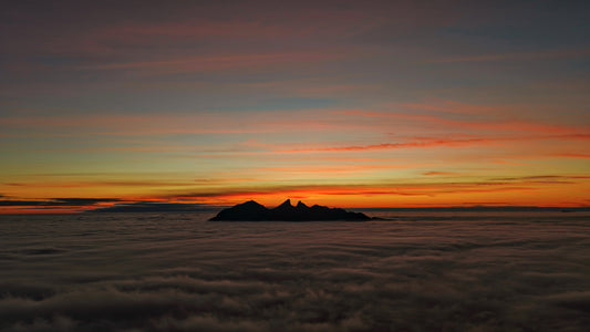 "EL SOL SIEMPRE SALE"